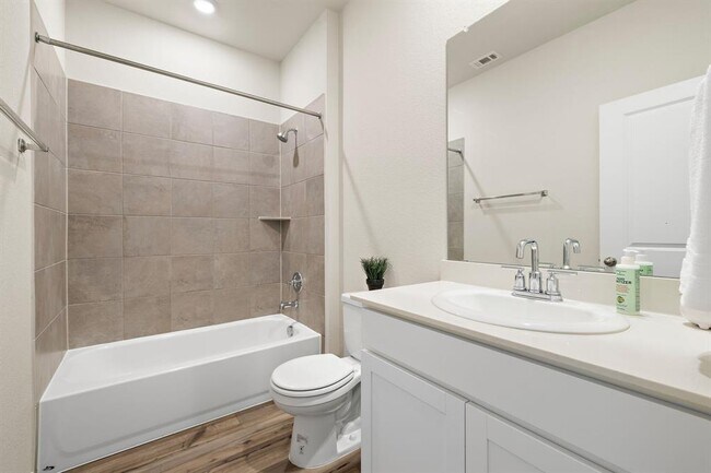 Building Photo - 205 Durango Downs Dr
