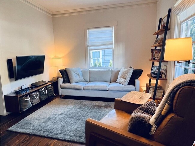 Building Photo - 322 4th Ave