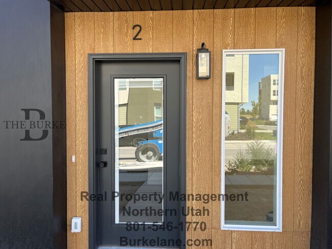Building Photo - Burke Lane townhomes