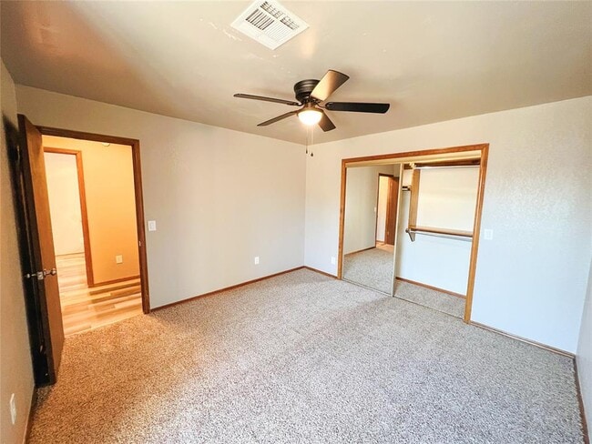 Building Photo - 213 Woodbridge Cir