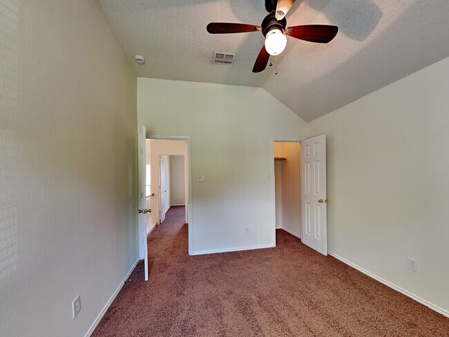 Building Photo - 4861 Autumn Hill