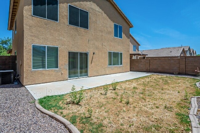 Building Photo - 44299 W Oster Dr