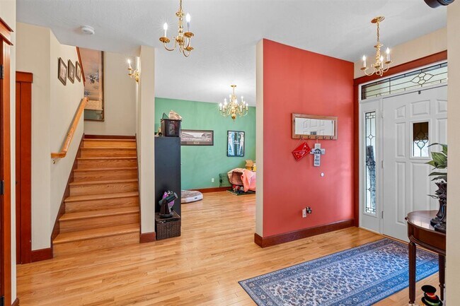 Building Photo - 69 Greenmoor Dr