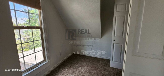 Building Photo - 2011 Evans Ave