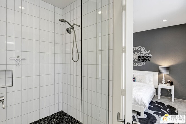 Building Photo - 949 Bernardi Ln