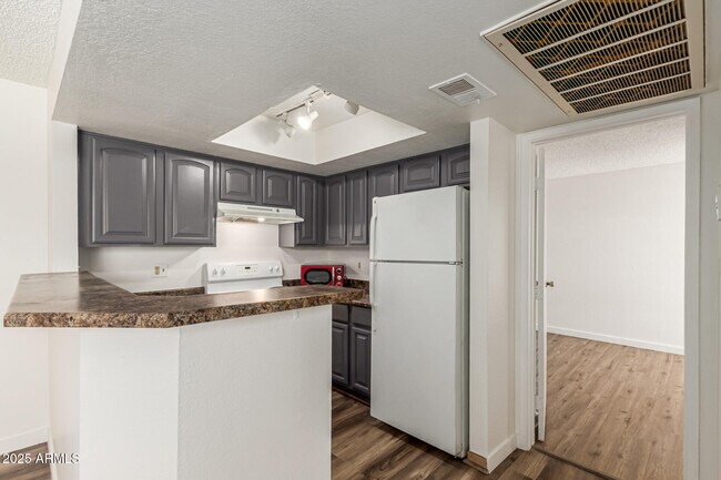 Building Photo - 3601 W Tierra Buena Ln