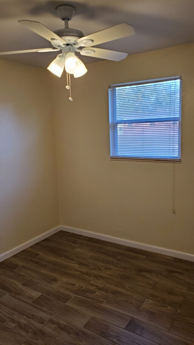 Building Photo - 6828 Jack Horner Ln