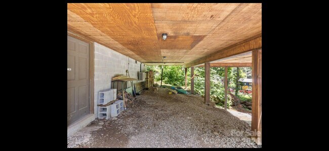 Building Photo - 170 Mountain Farm Rd