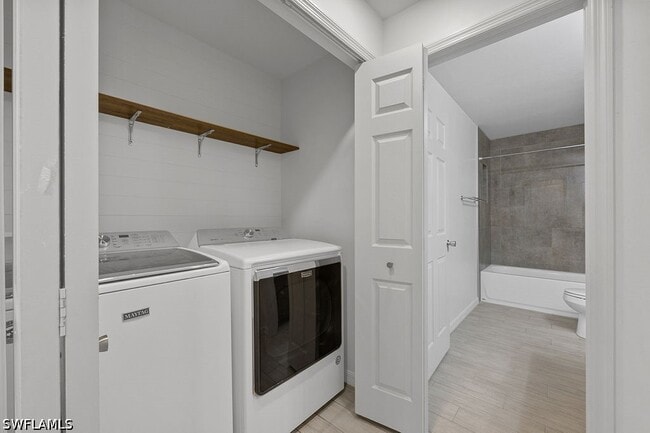 Building Photo - 3429 SW 8th Pl