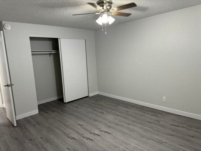 Building Photo - Stylish Modern 3 bed 2 bath house