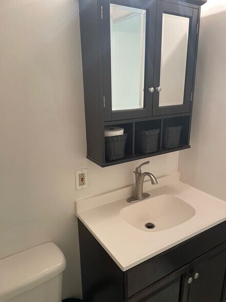 Building Photo - 928 E Passyunk Ave