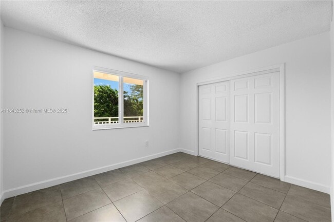 Building Photo - 6940 Miami Gardens Dr