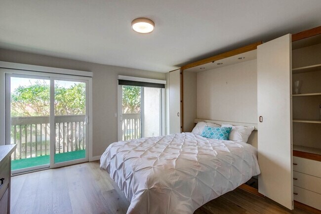 Building Photo - 450 S Sierra Ave