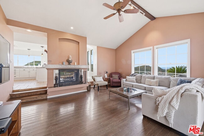 Building Photo - 501 Sadie Rd