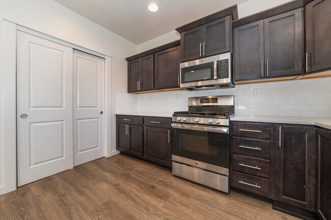 Building Photo - 10236 W Achillea St