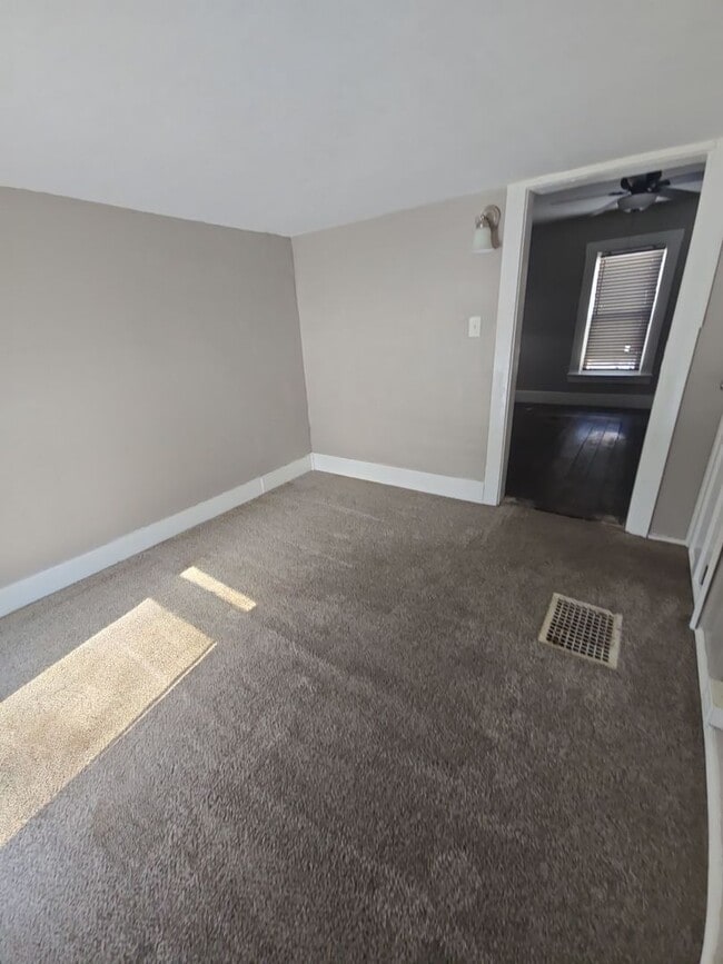 Building Photo - For Rent: Piqua Ohio - 2 Bedroom 1 Bathroom