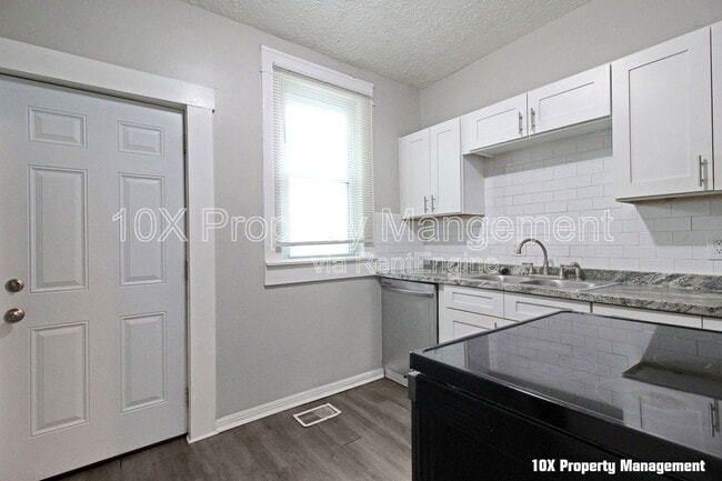 Building Photo - 1129 McAllister Ave