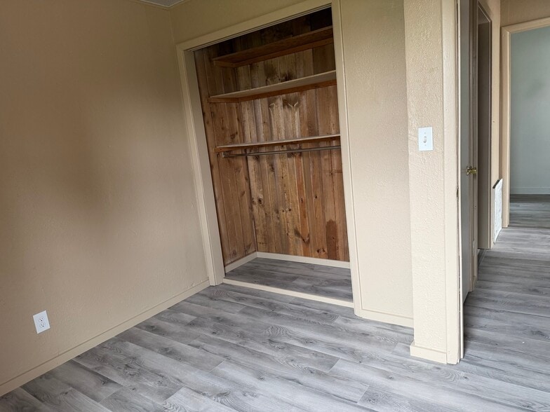 Building Photo - 713 S Billings Blvd