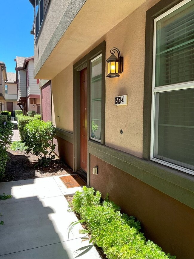 Building Photo - 3 Bed 2 Bath in the Eastlake Vistas