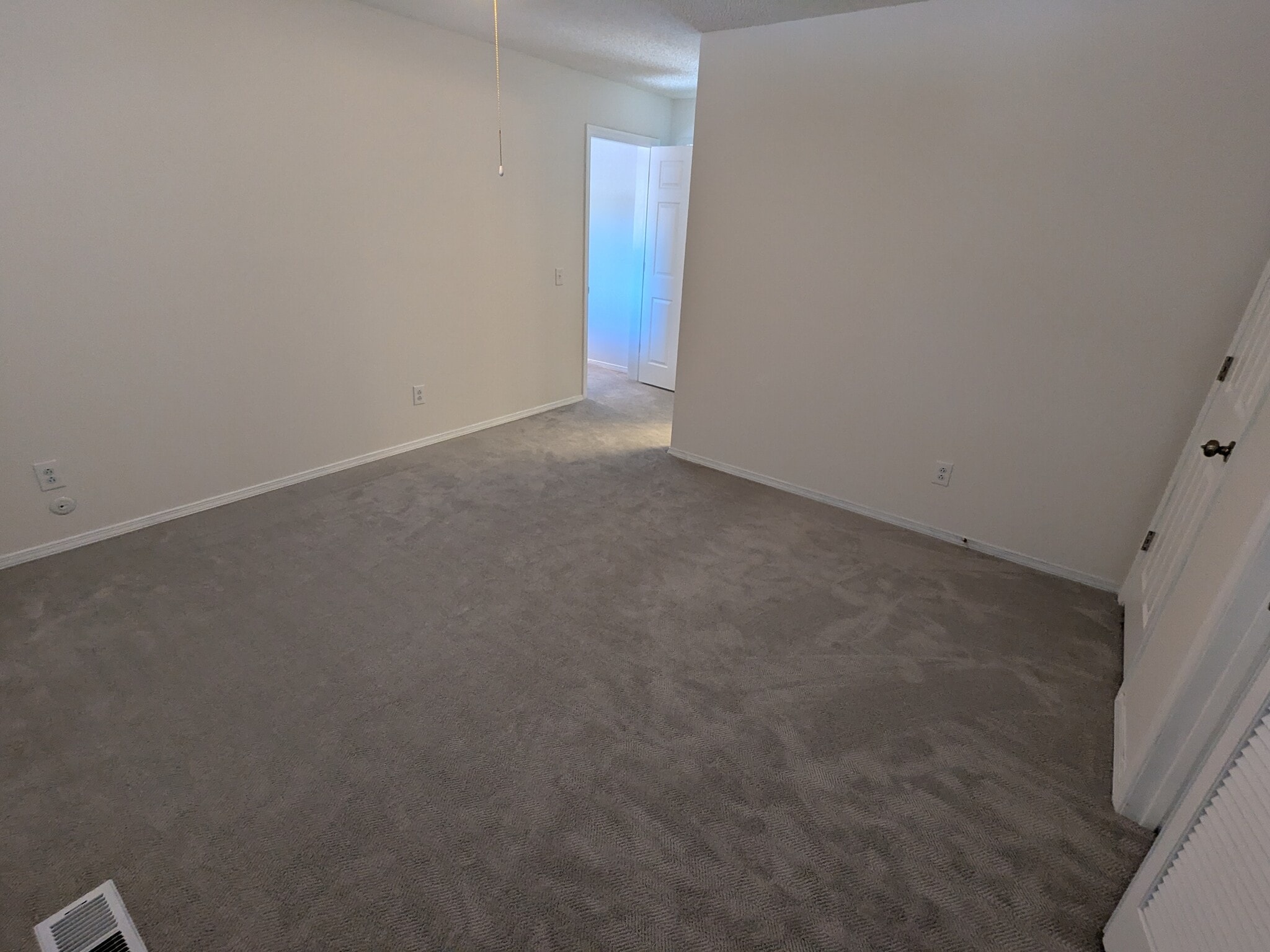 Upper Bedroom - 24 Melinda Ln