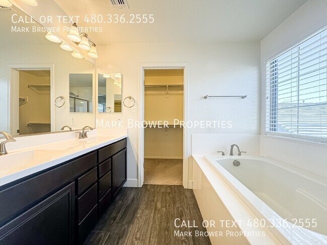Building Photo - 249 North Sandal-