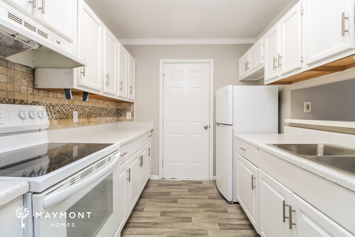 Building Photo - 208 Salusbury Ln