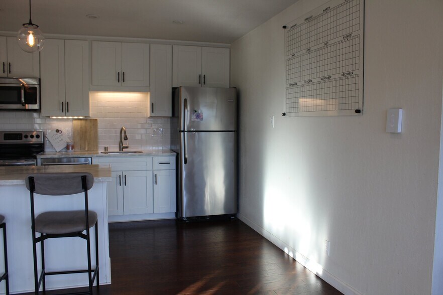 Building Photo - 260 Merrydale Rd