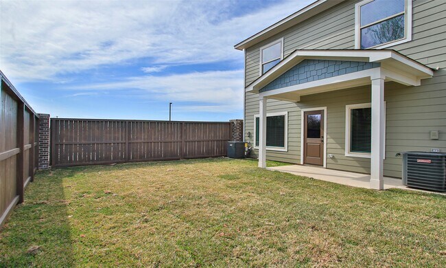 Building Photo - 14010 Longstreet Rd