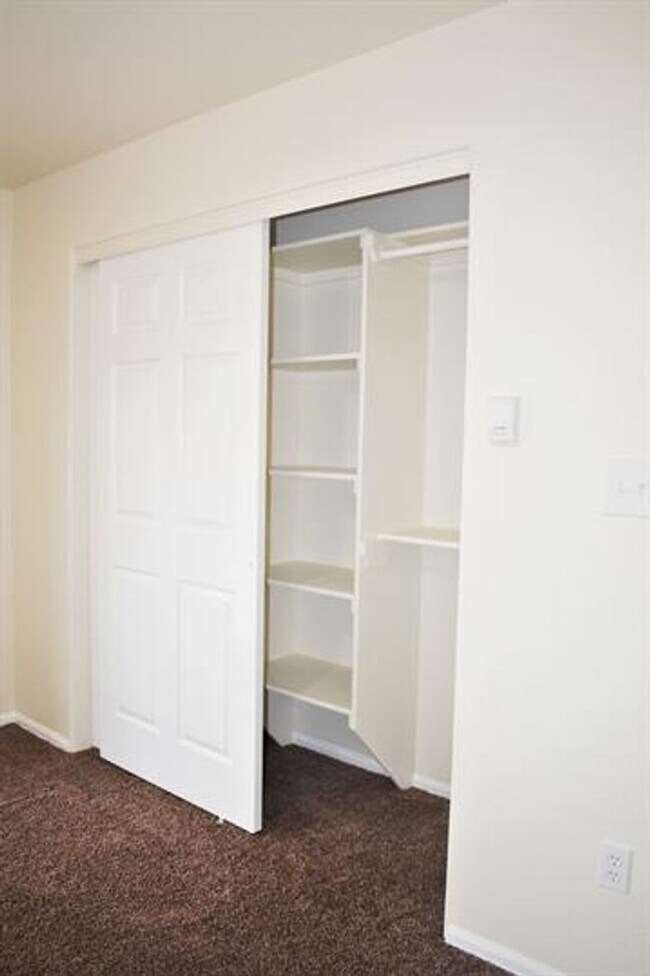 Building Photo - 497 Coronado Way