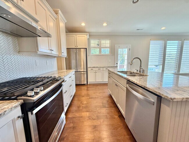 Building Photo - 516 Vivian Lee Ln