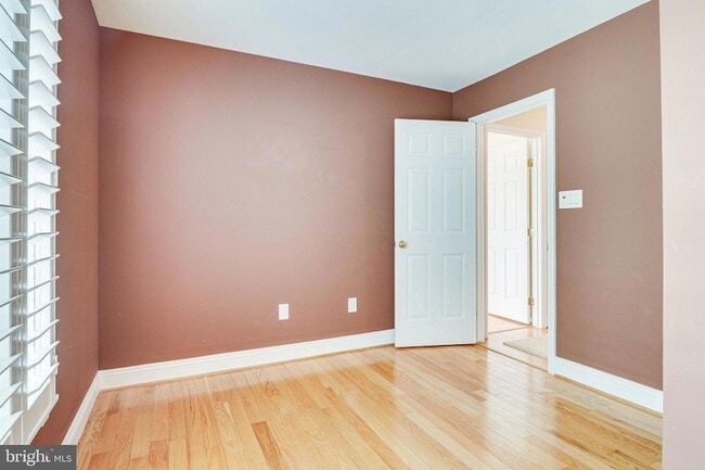 Building Photo - 6122 Bayliss Pl