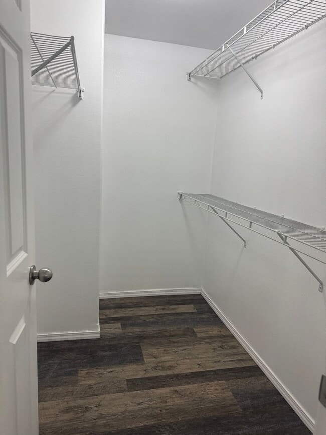 Building Photo - Spacious 4-Bedroom in Clearwood – Gated Co...