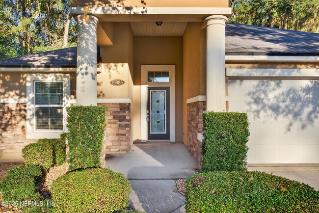 Building Photo - 15885 Bainebridge Dr