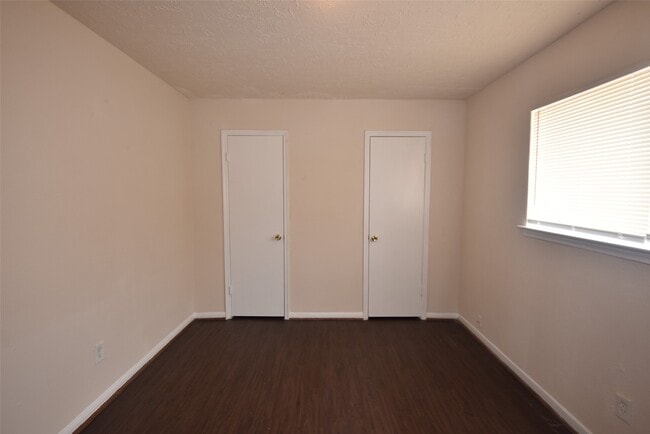 Building Photo - 11903 Sagecliff Dr