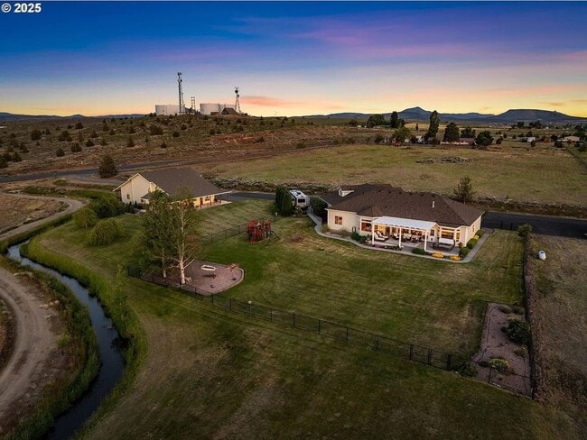 Building Photo - LUXURY FURNISHED ADU FOR RENT – 915 Sq. Ft. Private Retreat, Utilities included!