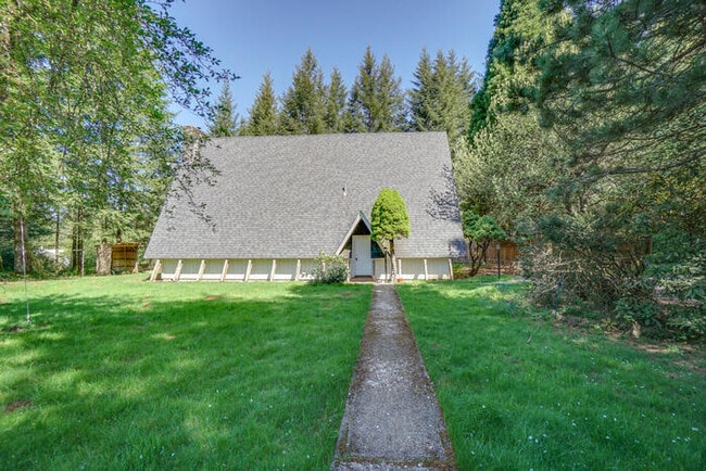 Building Photo - COUNTRY LIVING IN WASHOUGAL