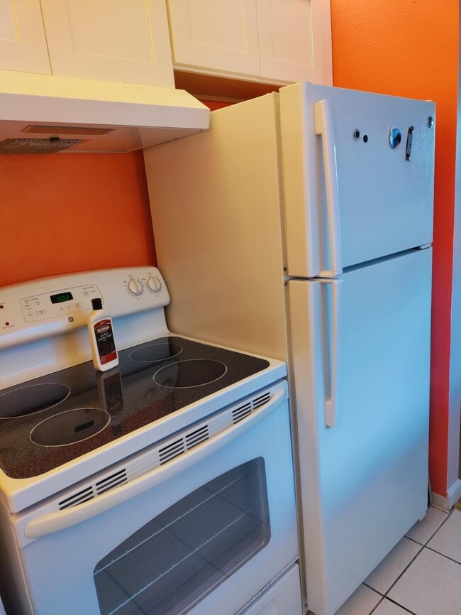 Building Photo - 2600 SE Ocean Blvd