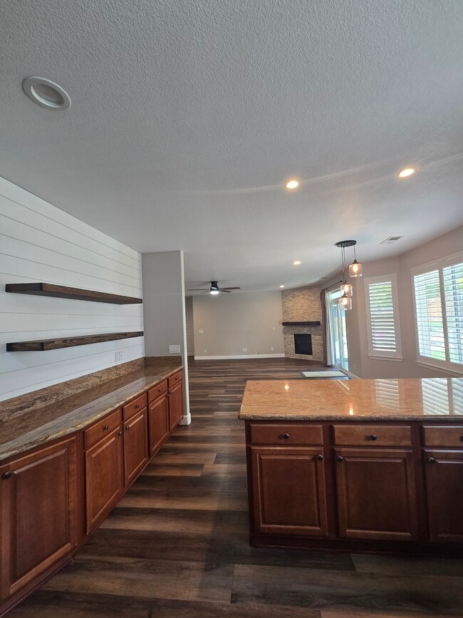 Building Photo - 1377 Stodick Ln