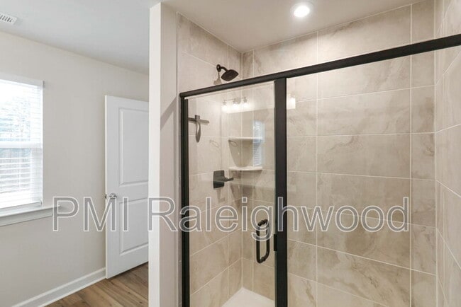 Building Photo - 521 Brittany Ct