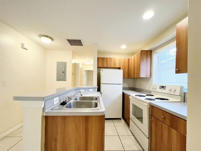 Building Photo - 2407 E 17th Ave