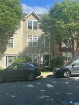 Building Photo - 913 Bing Ln