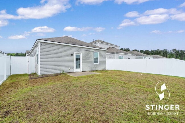 Building Photo - 548 Hideaway St