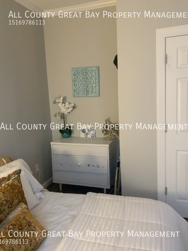 Building Photo - 8 Railroad Ave