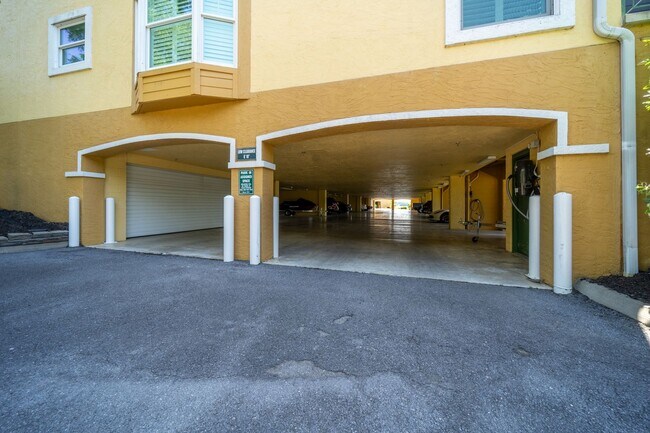 Building Photo - Harbor Crest condo for rent