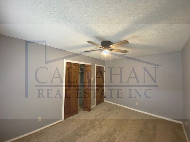 Building Photo - 205 Lynnewood Dr