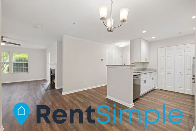 Building Photo - 8075 Lacy Dr