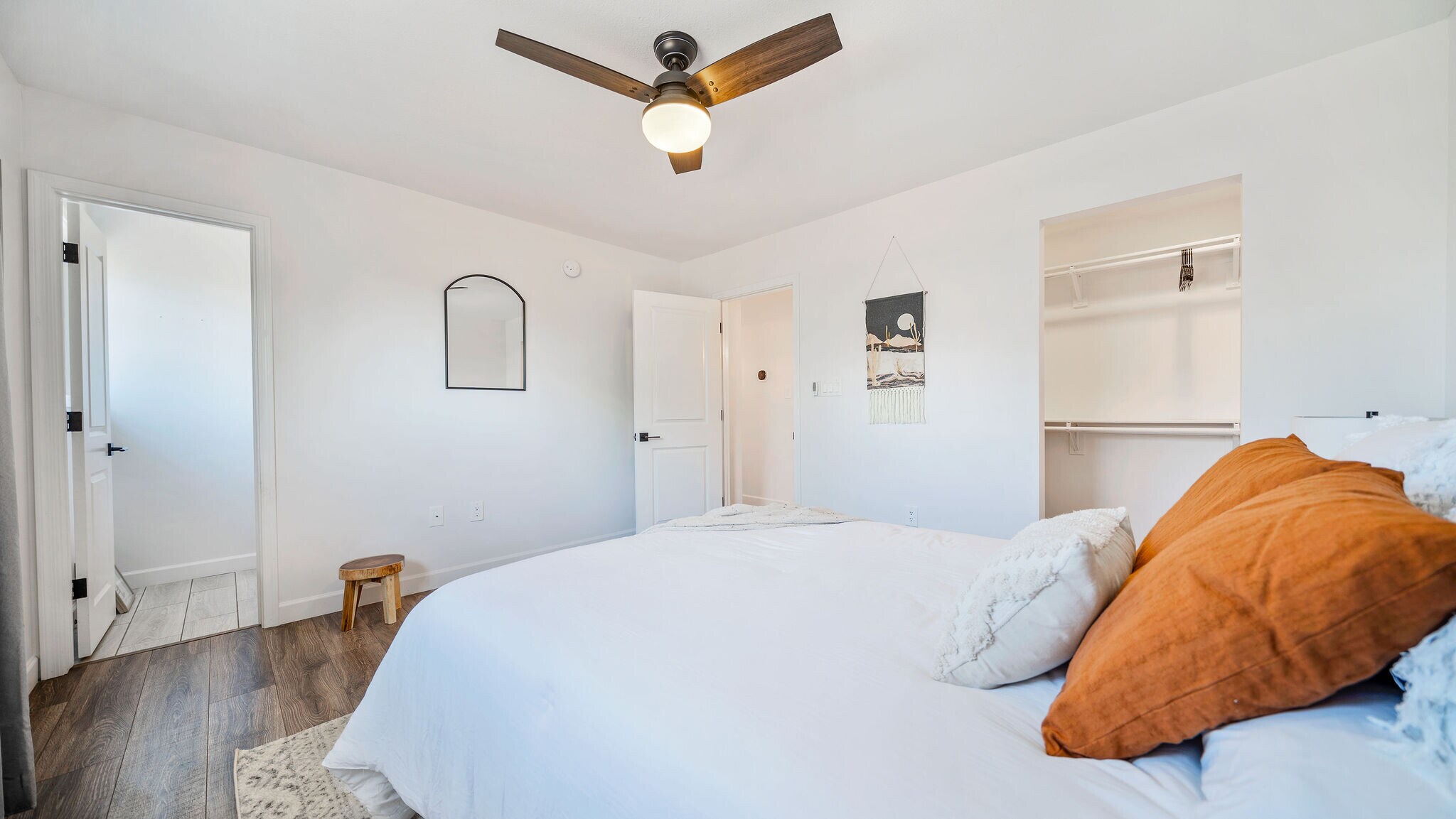 Building Photo - 8035 E Earll Dr