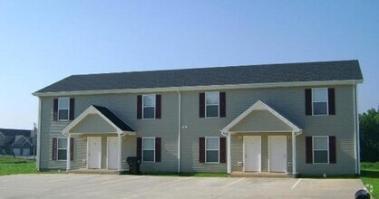 Building Photo - 2 Bedroom 1.5 Bathroom Townhome!!!