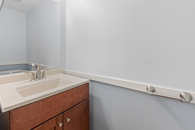 Building Photo - 6549 N Mozart St