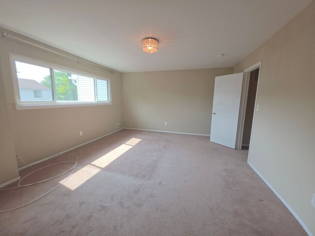 Building Photo - 918 Merritt Dr